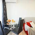 Апартаменты Schoene Mit Pool , Wi-fi Und Privat Garage Торевьиа