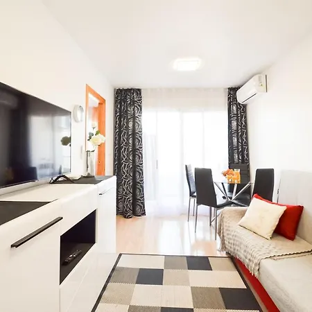 Schoene Mit Pool , Wi-fi Und Privat Garage Appartement Torrevieja
