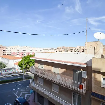 Schoene Mit Pool , Wi-fi Und Privat Garage