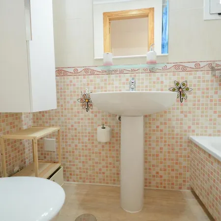 Schoene Mit Pool , Wi-fi Und Privat Garage * Torrevieja