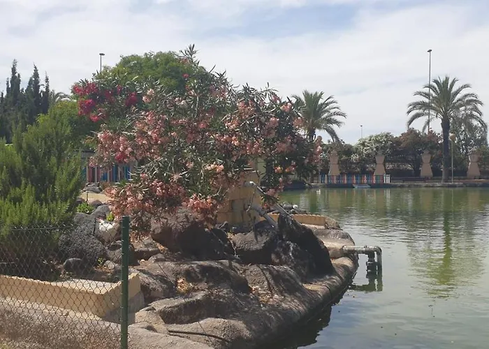 Schoene Mit Pool , Wi-fi Und Privat Garage Apartamento