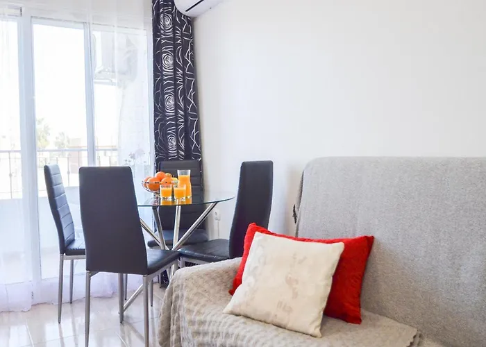 Schoene Mit Pool , Wi-fi Und Privat Garage Apartamento Torrevieja