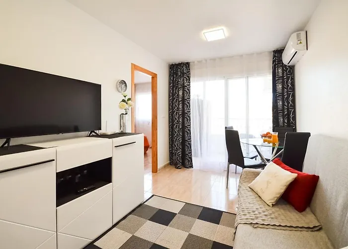 Schoene Mit Pool , Wi-fi Und Privat Garage * Torrevieja