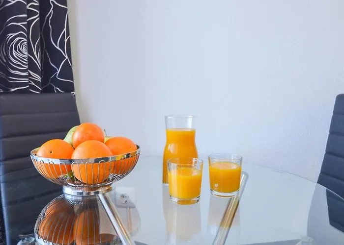 Schoene Mit Pool , Wi-fi Und Privat Garage Apartamento Torrevieja