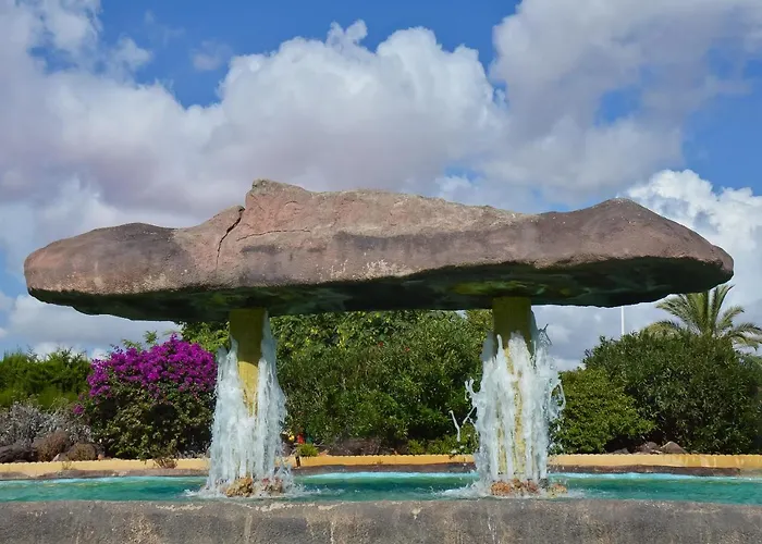 Schoene Mit Pool , Wi-fi Und Privat Garage