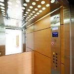 Schoene Mit Pool , Wi-fi Und Privat Garage Apartment *