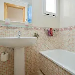 Schoene Mit Pool , Wi-fi Und Privat Garage Apartment *