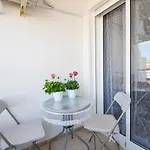 Schoene Mit Pool , Wi-fi Und Privat Garage